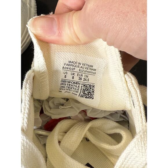 Converse Chuck Taylor All Star Low Top '3D Flowers' Embroidered Cream Off White - Picture 4 of 9